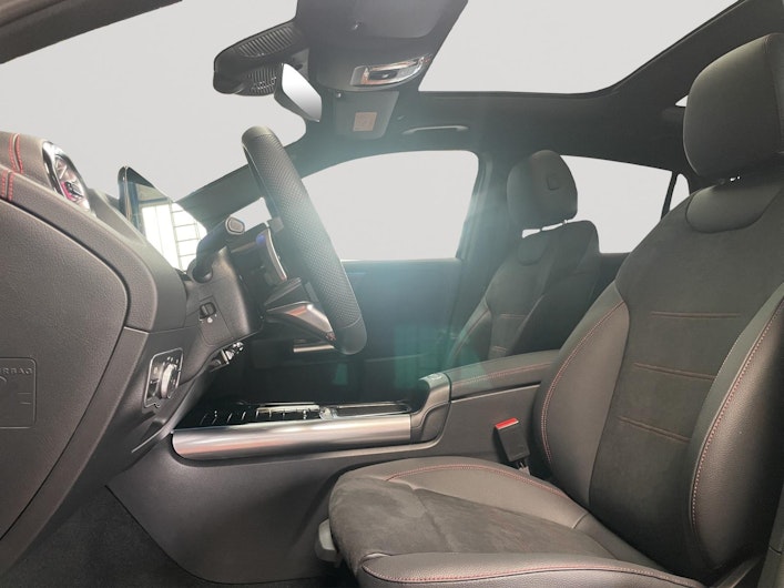 Vehicle image MERCEDES-BENZ EQA 350