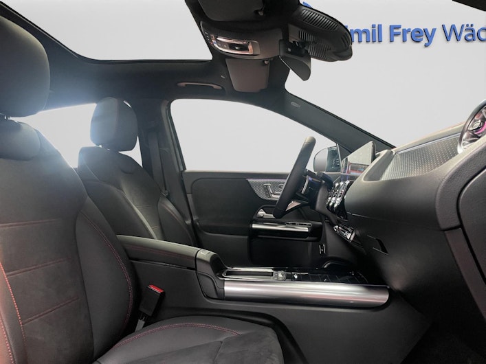 Vehicle image MERCEDES-BENZ EQA 350