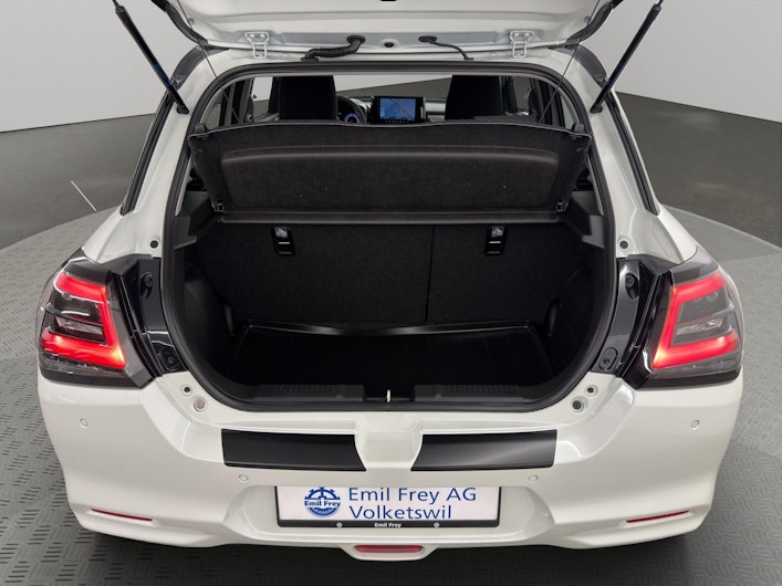 Vehicle image SUZUKI SWIFT