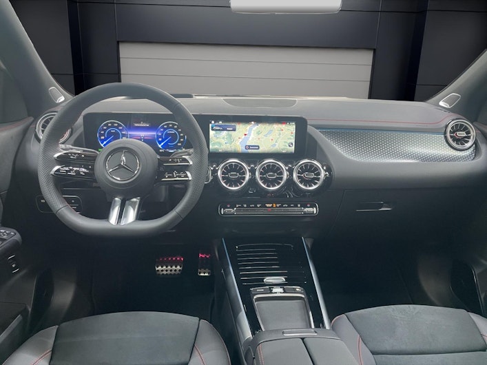 Vehicle image MERCEDES-BENZ EQA 350