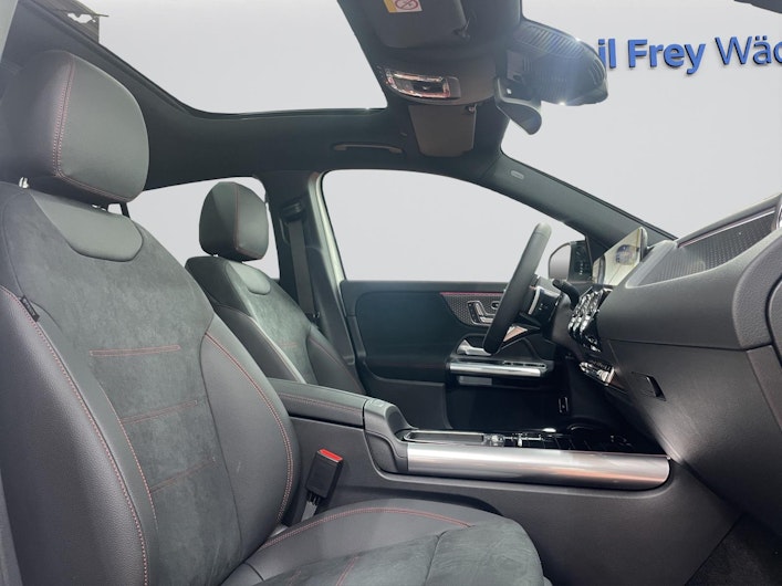 Vehicle image MERCEDES-BENZ EQA 350