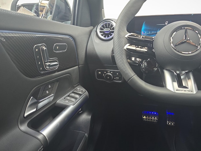 Vehicle image MERCEDES-BENZ E-C5 AIRCROSS ELEKTRO PLUS