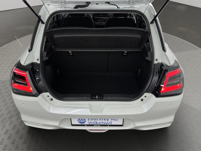 Vehicle image SUZUKI SWIFT