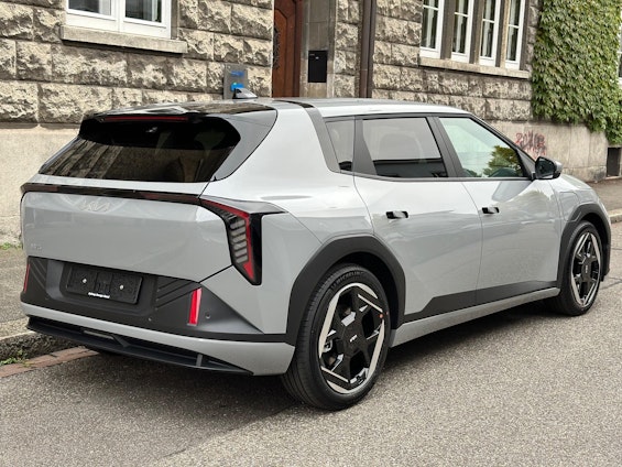 Vehicle image 3 Vehicle image 3