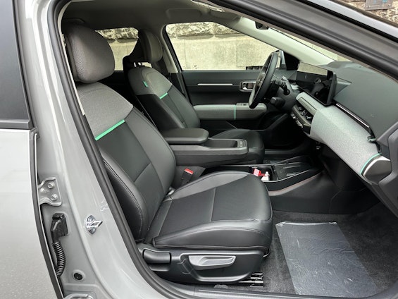 Vehicle image 9 Vehicle image 9