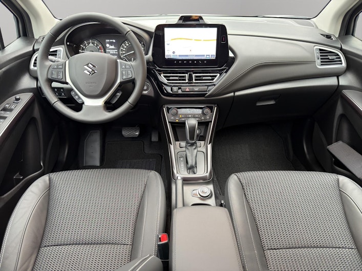 Vehicle image SUZUKI S-CROSS