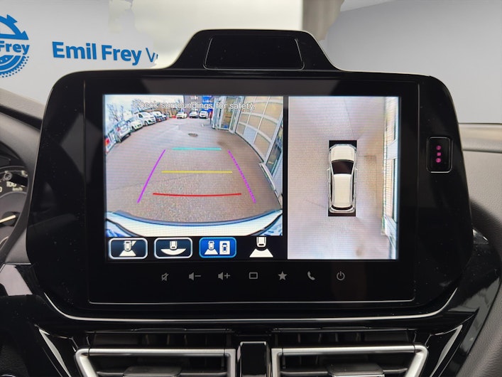 Vehicle image SUZUKI S-CROSS