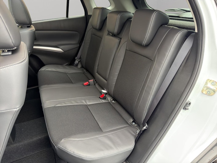 Vehicle image SUZUKI S-CROSS