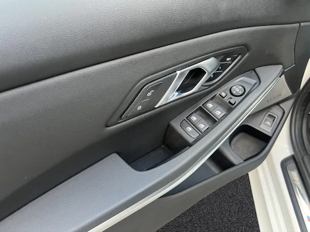 BMW 320d xDrive 48V Touring Steptronic M Sport