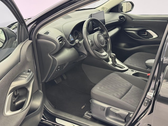 Vehicle image 6 Vehicle image 6