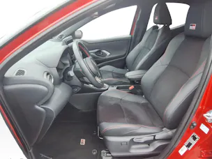Toyota Yaris 1.5 VVT-i HSD GR Sport