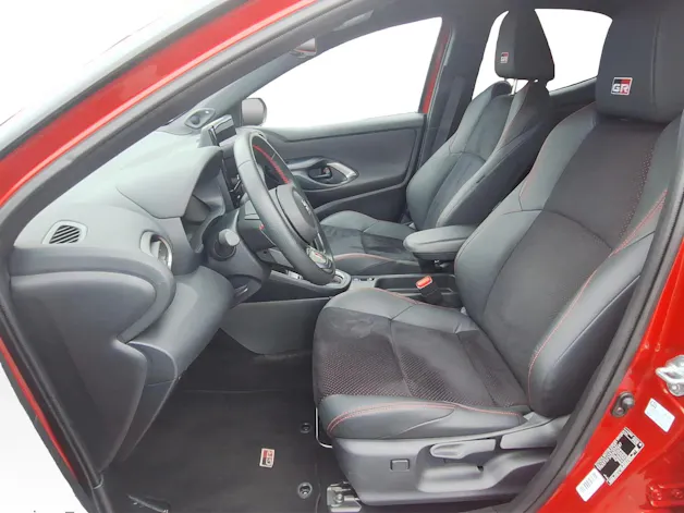 Toyota Yaris 1.5 VVT-i HSD GR Sport