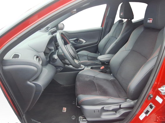 Vehicle image 4 Vehicle image 4