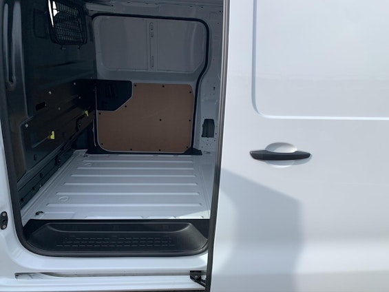 Vehicle image 9 Vehicle image 9