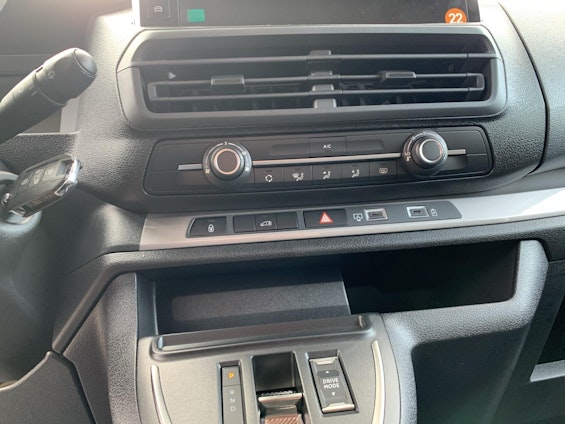 Vehicle image 6 Vehicle image 6