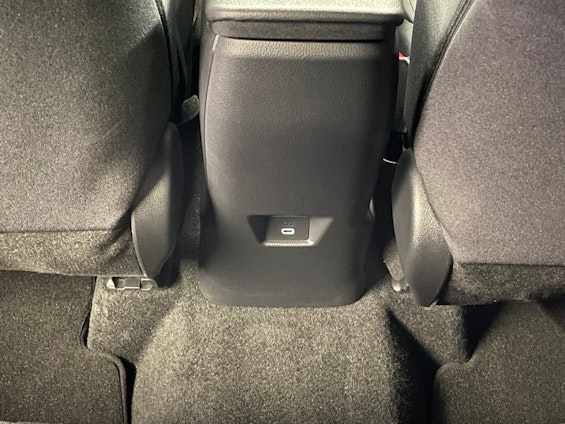 Vehicle image 14 Vehicle image 14