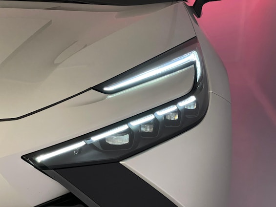 Vehicle image 18 Vehicle image 18