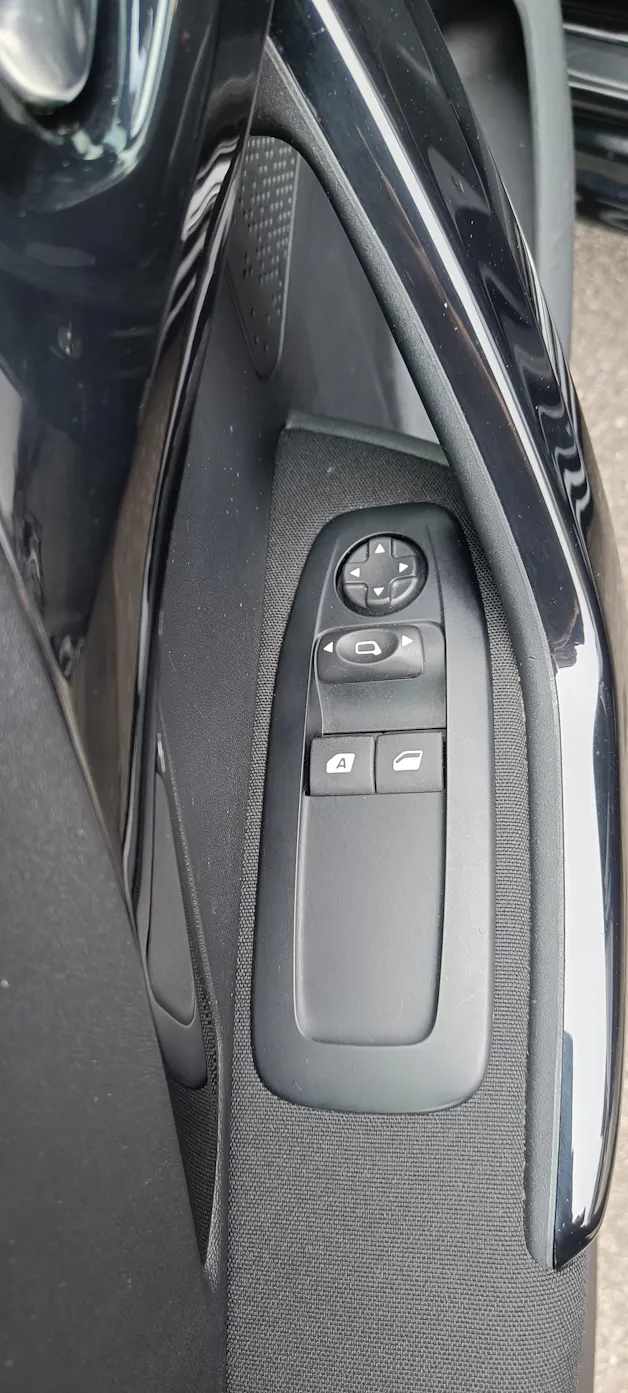 Peugeot 208 1.2 PureTech Style EAT6