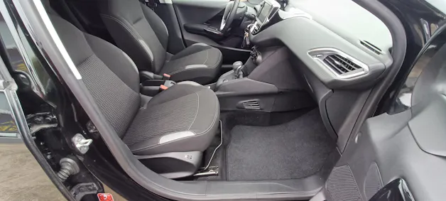 Peugeot 208 1.2 PureTech Style EAT6