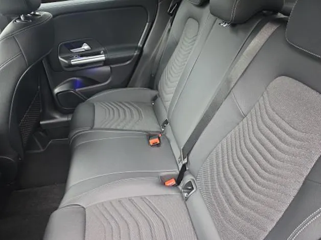 Mercedes-Benz GLA 220d 4M Swiss Star