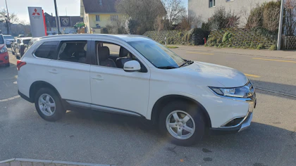 MITSUBISHI OUTLANDER 4