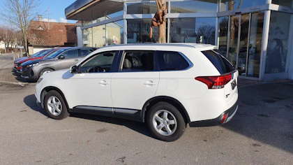 MITSUBISHI OUTLANDER 2