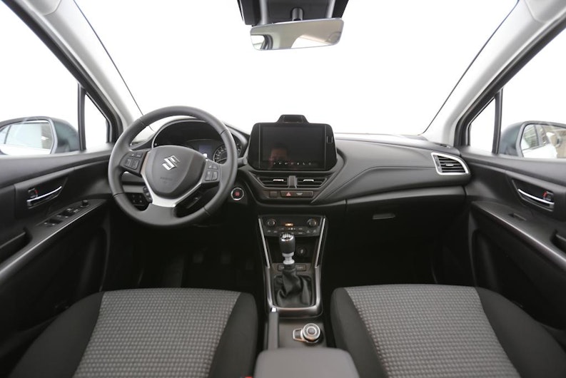 Vehicle image SUZUKI S-CROSS