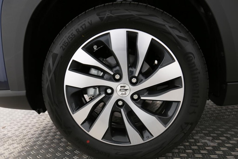 Vehicle image SUZUKI S-CROSS