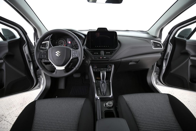 Vehicle image SUZUKI S-CROSS