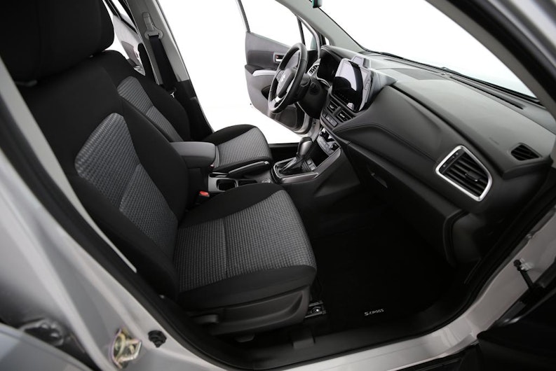 Vehicle image SUZUKI S-CROSS