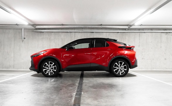 TOYOTA C-HR 2.0 HEV Trend 4x4 3