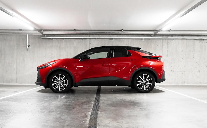 Vehicle image TOYOTA C-HR