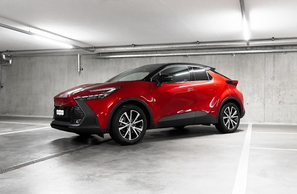 TOYOTA C-HR 2.0 HEV Trend 4x4 1