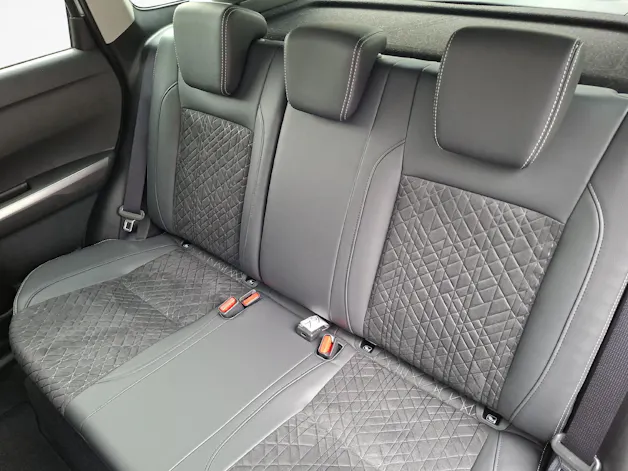 Suzuki Vitara 1.4 T Compact Top Hybrid 4x4 / 1.99% Leasing