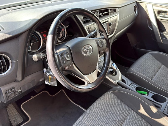 Vehicle image 6 Vehicle image 6