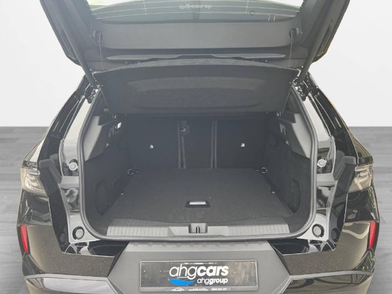 Vehicle image 8 Vehicle image 8