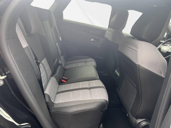 Vehicle image 7 Vehicle image 7