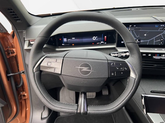 Vehicle image 5 Vehicle image 5