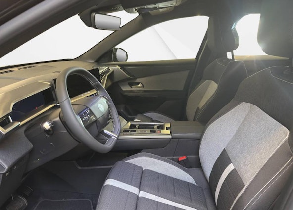 Vehicle image 4 Vehicle image 4