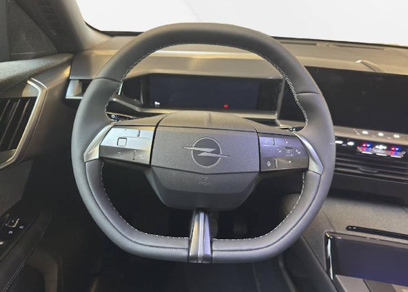 Vehicle image 5 Vehicle image 5