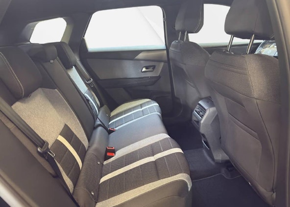 Vehicle image 7 Vehicle image 7