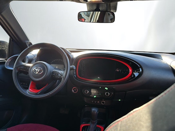 Vehicle image 8 Vehicle image 8