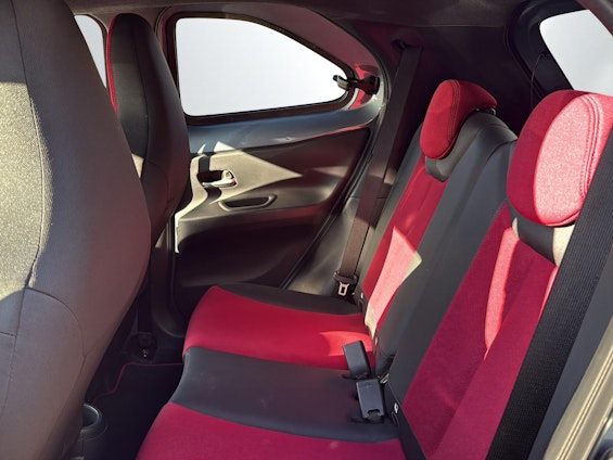 Vehicle image 10 Vehicle image 10