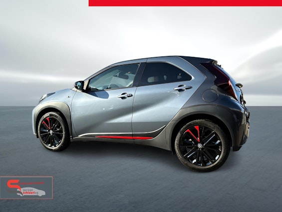 Vehicle image 3 Vehicle image 3