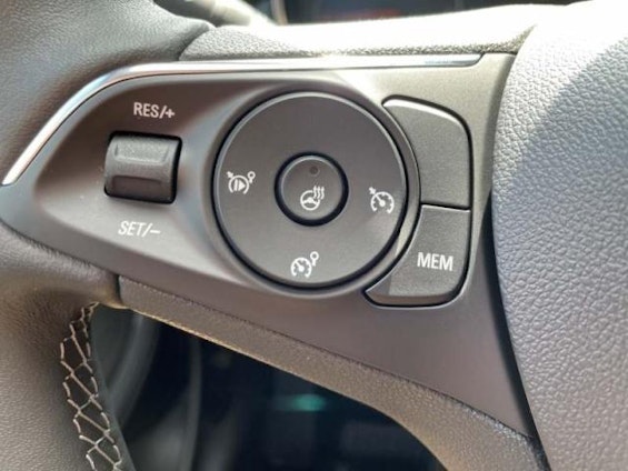 Vehicle image 6 Vehicle image 6