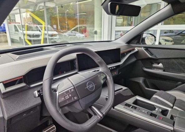 Vehicle image 5 Vehicle image 5