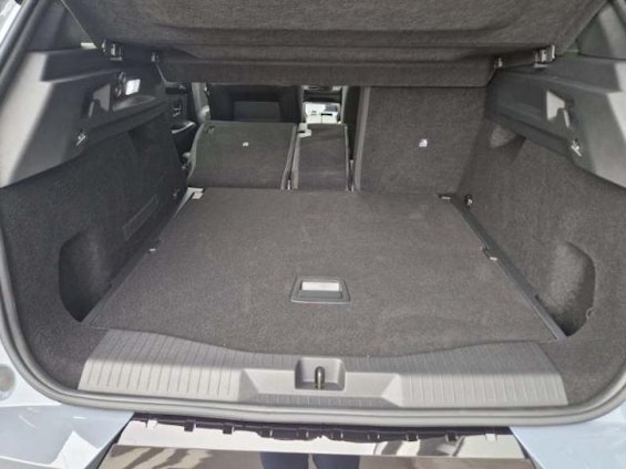 Vehicle image 13 Vehicle image 13