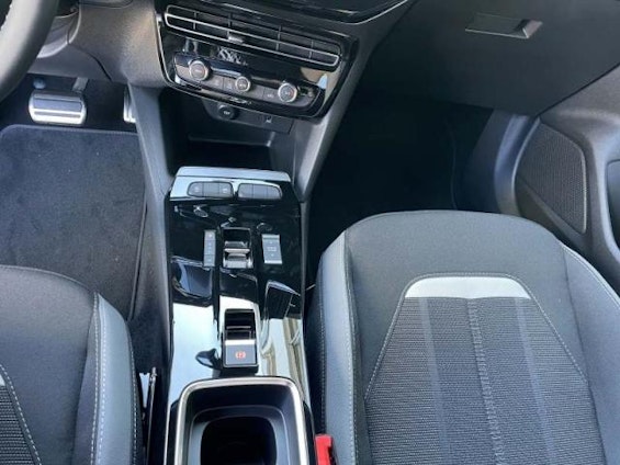 Vehicle image 10 Vehicle image 10