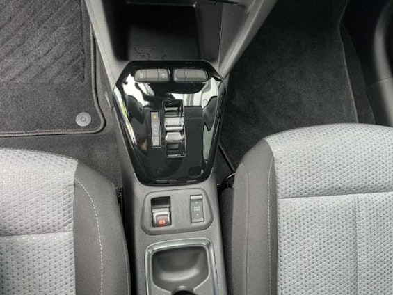 Vehicle image 10 Vehicle image 10