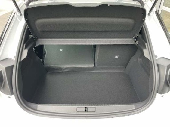 Vehicle image 12 Vehicle image 12